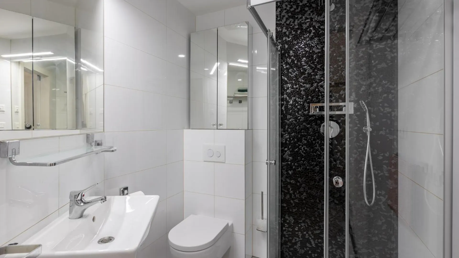 Klidny A Stylovy Apartman U Vaclavskeho Namesti Prague