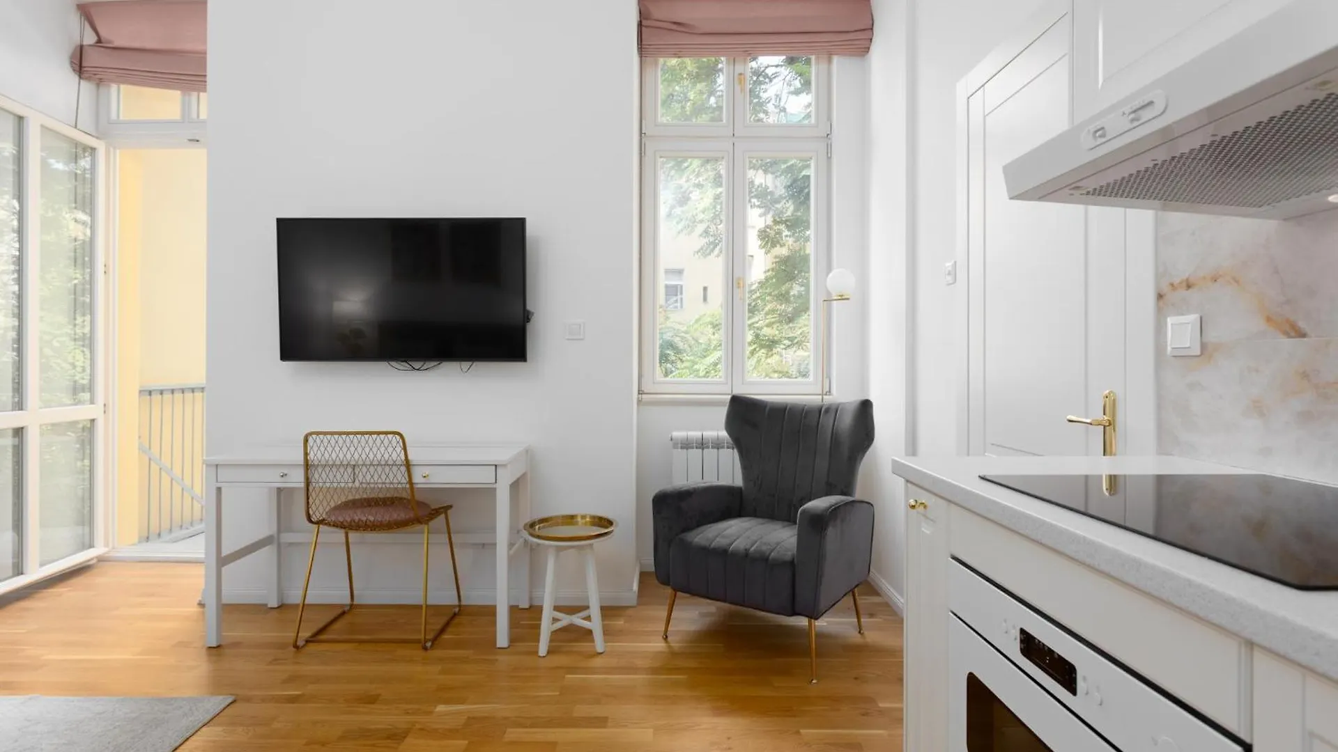 Klidny A Stylovy Apartman U Vaclavskeho Namesti Prague Czech Republic